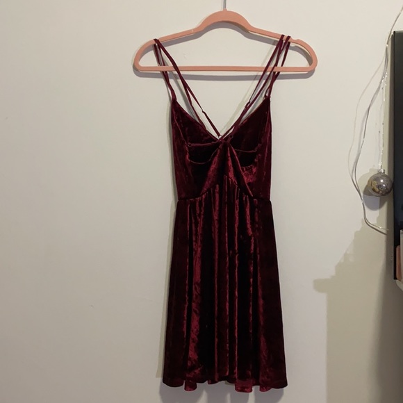 Maroon crushed velvet skater dress - Picture 2 of 2